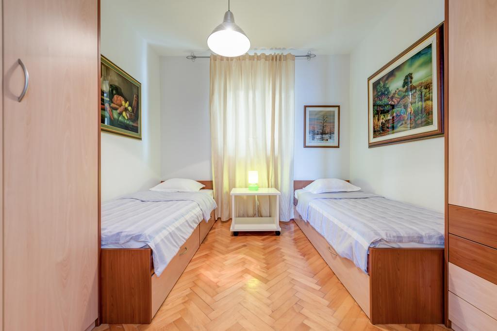 Apartments Apartmani Pintar Mimice Kültér fotó